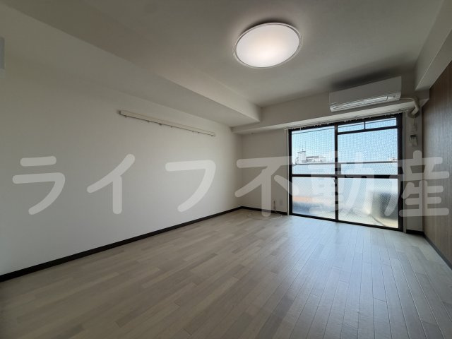 ライラック小阪の居間・リビング