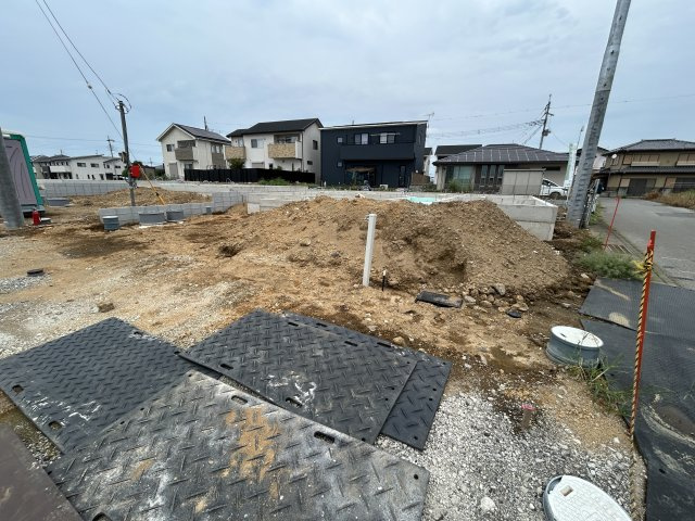 新築　伊勢崎市豊城町第２　クレイドルガーデン　１号棟の駐車場|現地写真　駐車スペースは並列2台＋１台分可能です！
