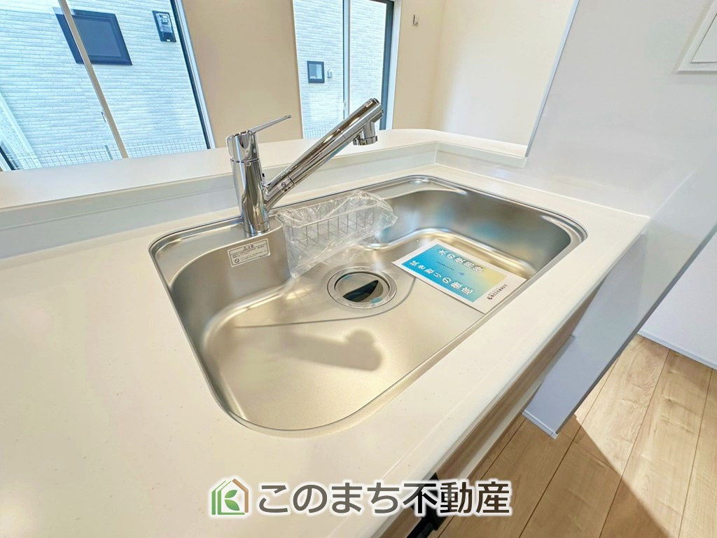 ブルーミングガーデン宇都宮市陽東4丁目の設備|防犯性に優れたシャッターございます。
