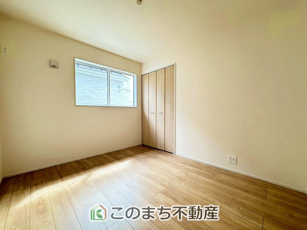ブルーミングガーデン宇都宮市陽東4丁目の洋室|洋室はお手入れのしやすいフローリング仕様です。普段はフロアモップなどを使って、簡単にお掃除していただけます◎
