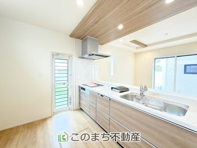 ブルーミングガーデン宇都宮市陽東4丁目のキッチン|人気の対面式キッチン☆料理をしながらご家族とコミュニケーションが取れます♪