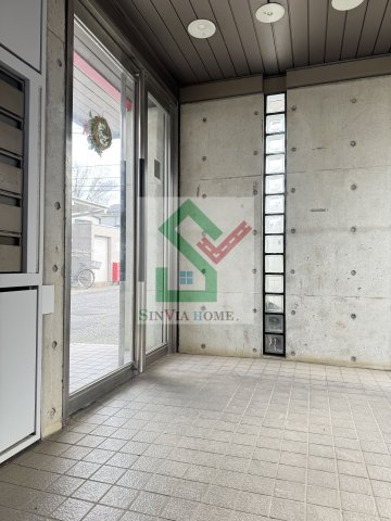 コンフリエ八幡町のロビー