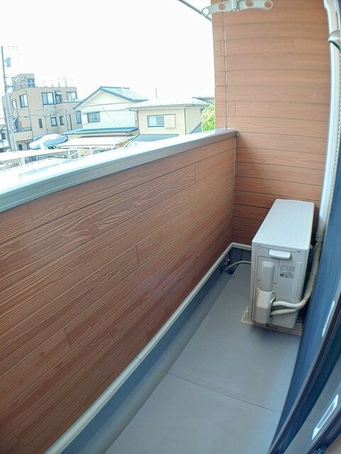 青梅市河辺町７丁目のアパートのバルコニー
