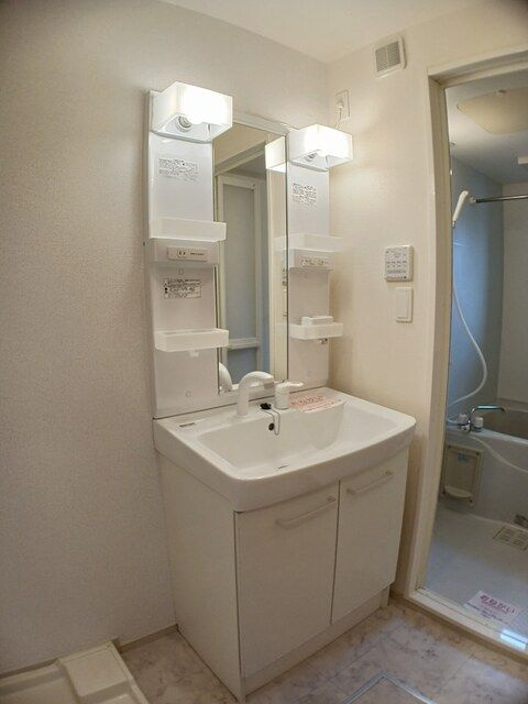 青梅市河辺町７丁目のアパートの洗面所