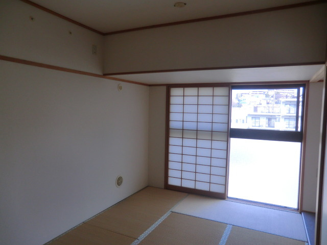 ラ・クラッセ西寺尾の和室