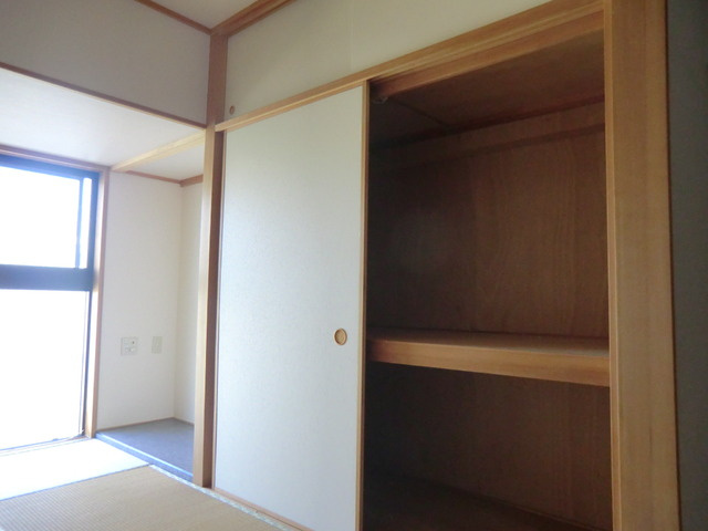 ラ・クラッセ西寺尾の収納