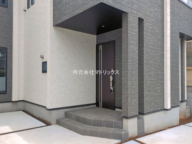 練馬区大泉町5丁目　土地35坪超　耐震×長期優良住宅　限定1棟の玄関