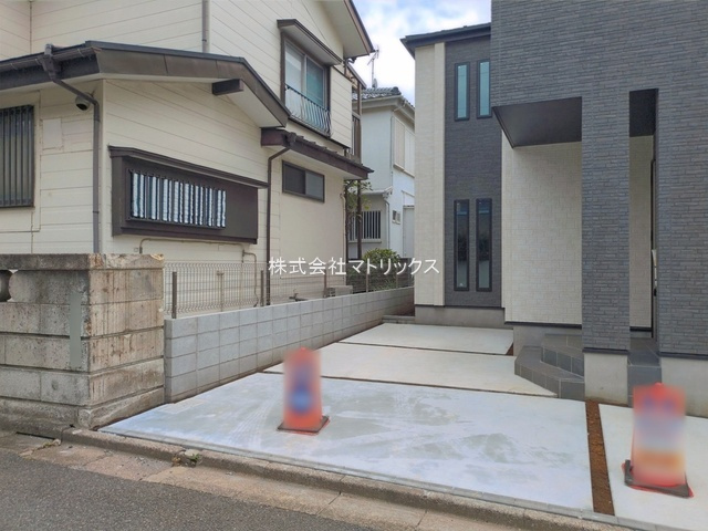 練馬区大泉町5丁目　土地35坪超　耐震×長期優良住宅　限定1棟の駐車場