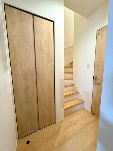 「太陽光・蓄電池付き」高知市塩屋崎町　中古一戸建ての収納|キッチンと水廻り近くの収納は日用品や食品のストック入れに大活躍します！