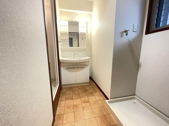 コンフォートスクエア安部山の独立洗面台