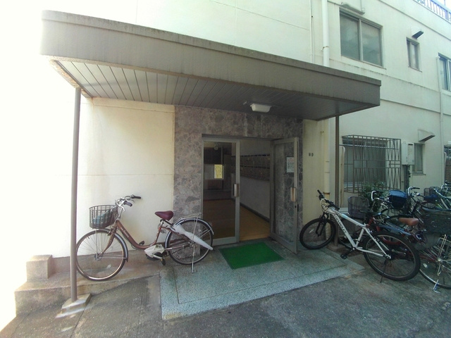 第二篠原荘のエントランス