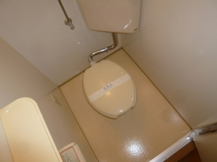 コンパクトで使いやすいトイレです♪