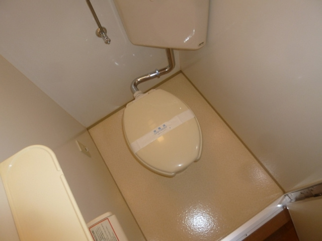 コンパクトで使いやすいトイレです♪