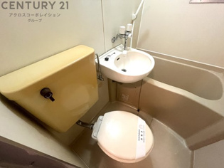 浴室内にトイレがあります☆