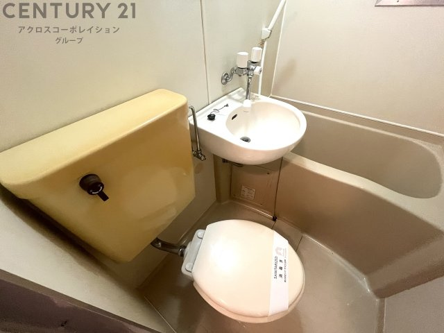 浴室内にトイレがあります☆