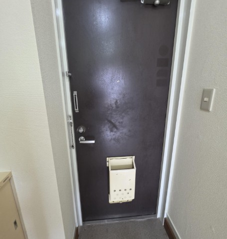 エクセレント泉の玄関