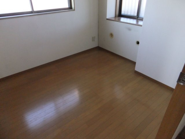 グリーンマンションの洋室