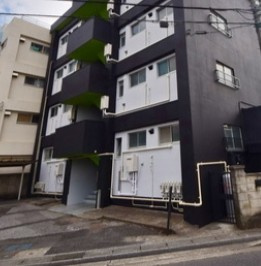 クロノス松戸南のエントランス