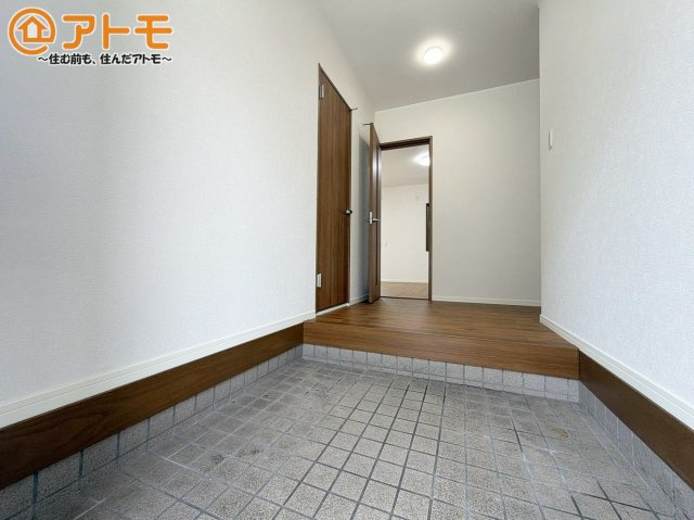 【玄関】 | 富士市伝法　中古戸建て　全1棟