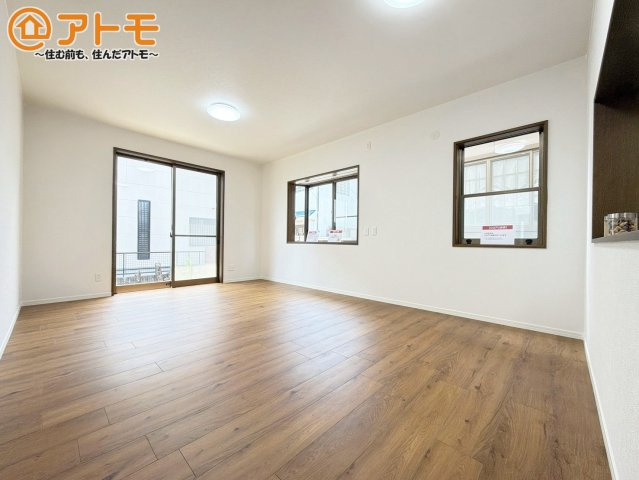 【居間・リビング】 | 富士市伝法　中古戸建て　全1棟
