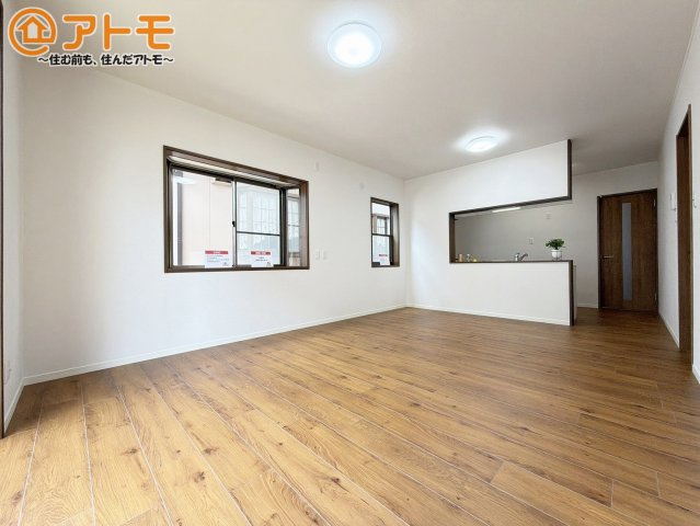 【居間・リビング】 | 富士市伝法　中古戸建て　全1棟