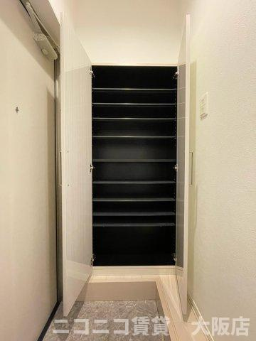 大阪市北区長柄中３丁目のアパートの玄関