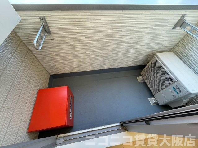大阪市北区長柄中３丁目のアパートのバルコニー