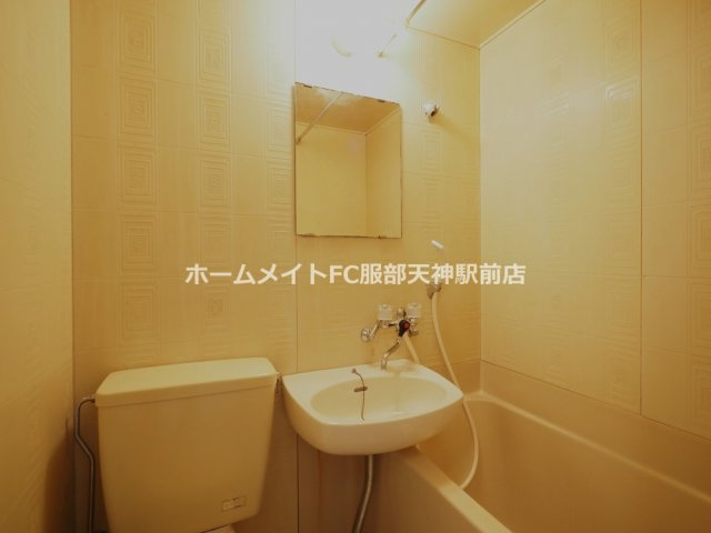 ストロング第3新大阪の洗面所