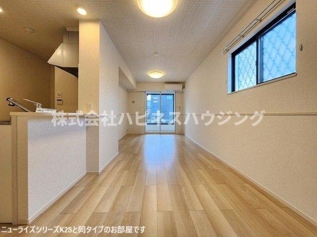 ジェルメ柏Ｂ棟の居間・リビング