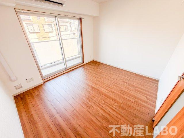 千葉・住吉の洋室