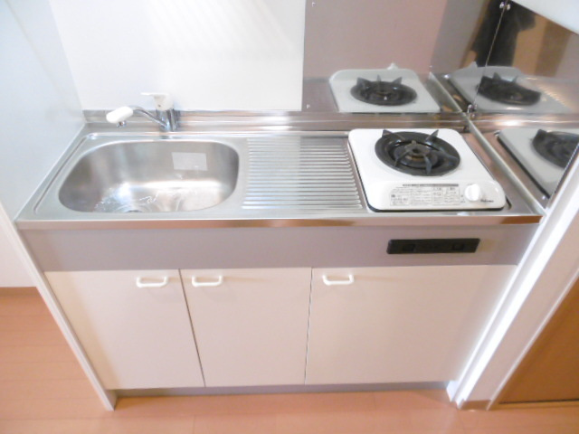 ニューシティアパートメンツ円上町のキッチン|前回募集時の写真です。