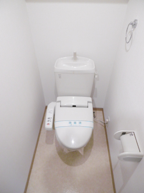 ニューシティアパートメンツ円上町のトイレ|前回募集時の写真です。