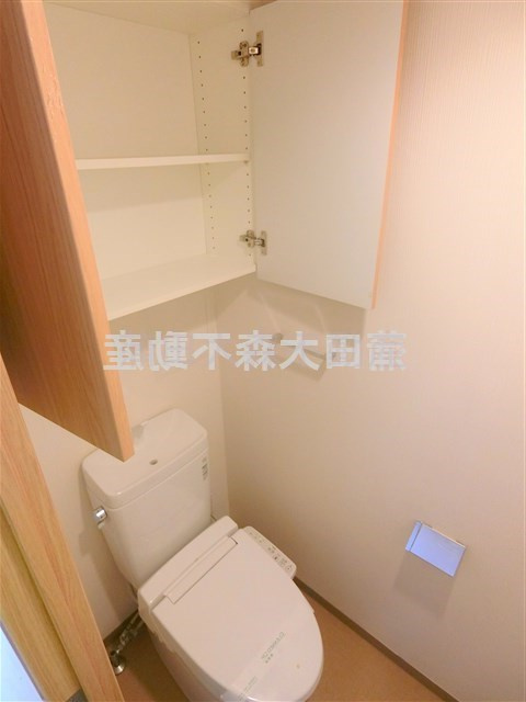 パティーナ大森のトイレ|棚収納と温水暖房便座付トイレ！