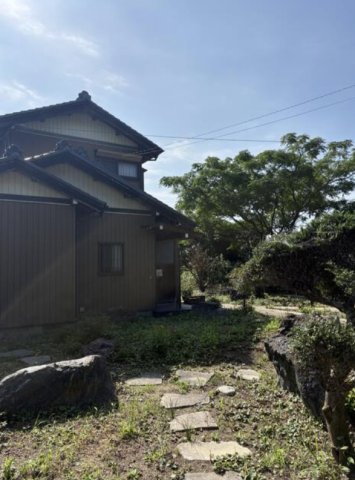 半田市鴉根町３丁目　中古戸建の庭