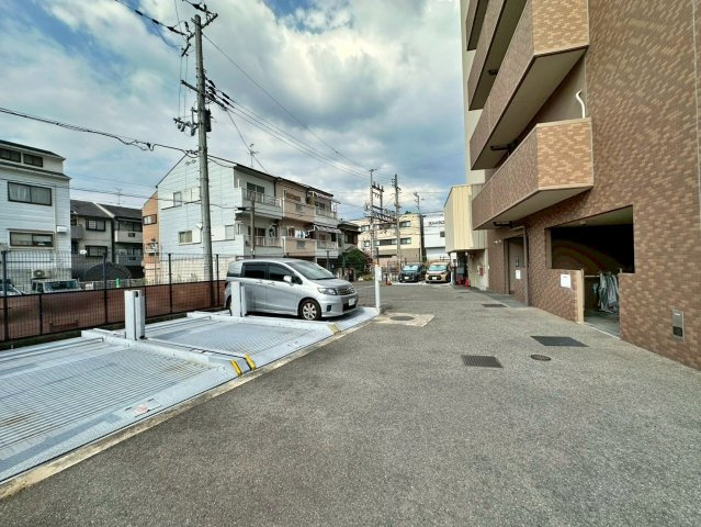 ライオンズプラザ香里園の駐車場