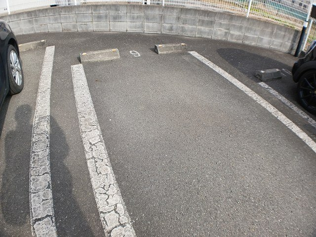 アウローラＢの駐車場