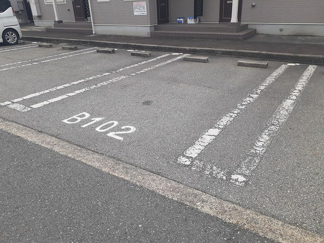 プリムヴェールⅡの駐車場