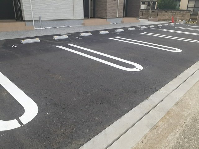 グリュックの駐車場