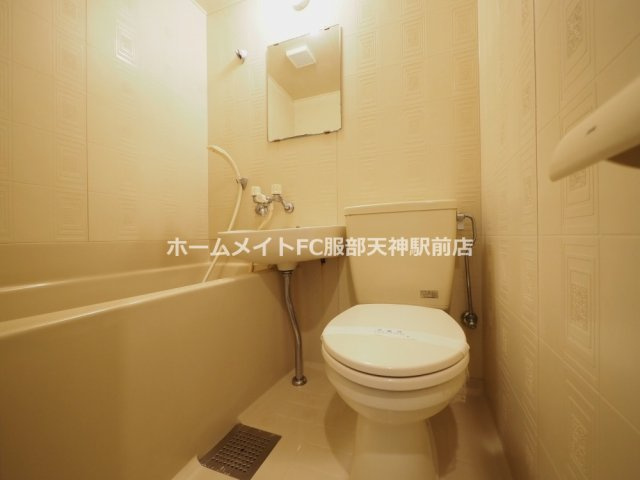 ストロング第3新大阪の浴室