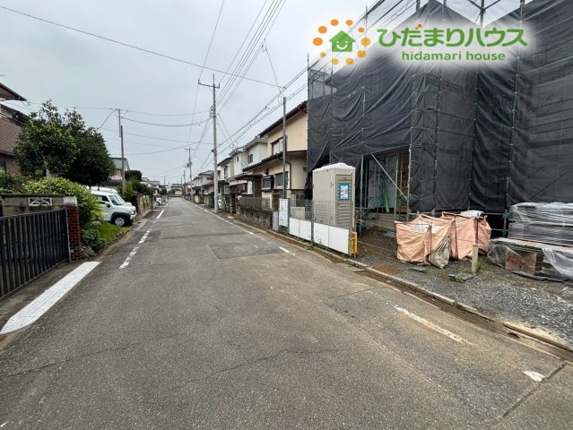 深谷市岡里第3期　新築一戸建て　クライン　01の前面道路含む現地写真