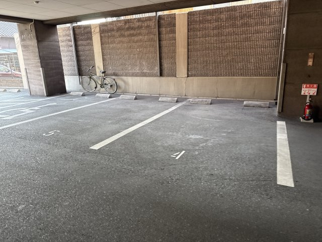 ラシャンス広畑の駐車場
