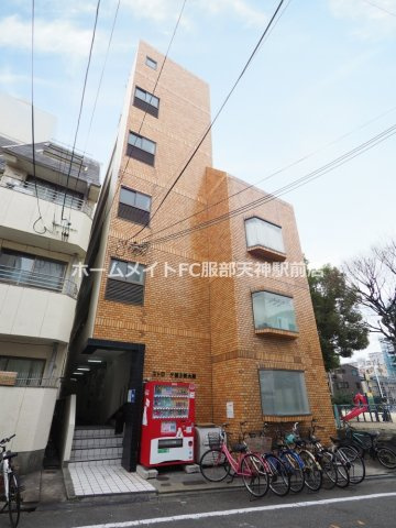 ストロング第3新大阪の外観