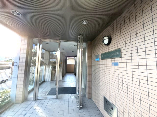 ベルデュール四條畷のエントランス