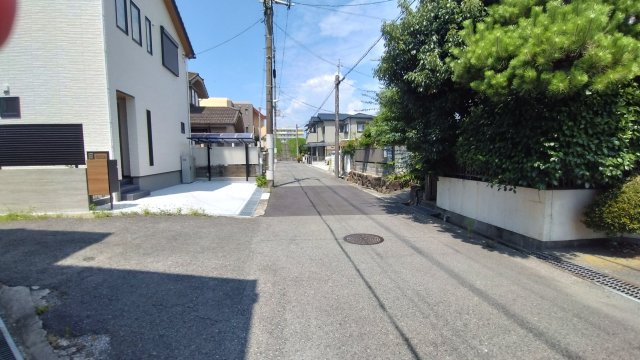 尼崎市東園田町　新築戸建の前面道路含む現地写真