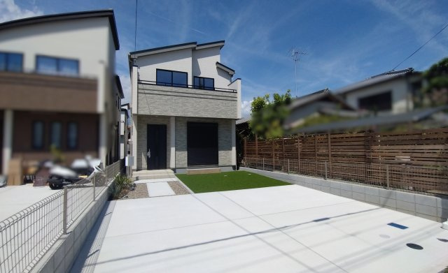 尼崎市東園田町　新築戸建の外観