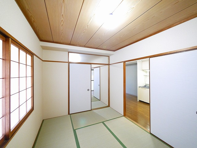 アーバンハイム郡山の和室|畳の上でゆっくりとくつろげる和室です