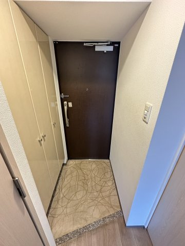 ララプレイス大手通LDの玄関