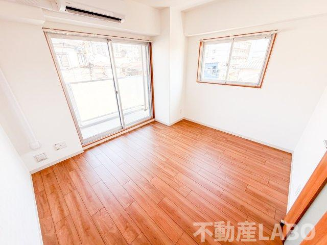 千葉・住吉の洋室