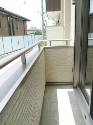町田市相原町のアパートのバルコニー