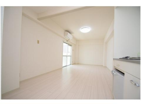 高槻市芥川町１丁目の賃貸マンションの居間・リビング|写真は同マンション別部屋